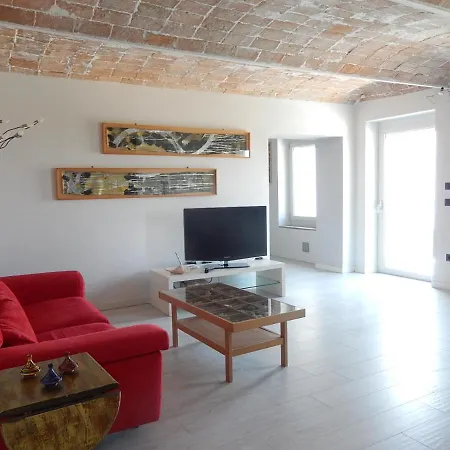 ベッド・アンド・ブレックファスト Bionzo16 Calosso